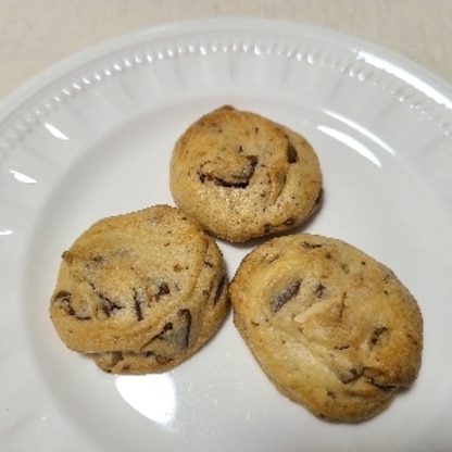 ミルクチョコレートとホワイトチョコ 入れてみました　サクサクでチョコ リッチにできて美味しかったです